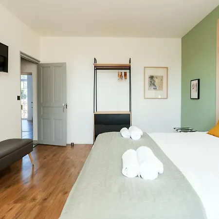 ベッド・アンド・ブレックファスト Des Oliviers *